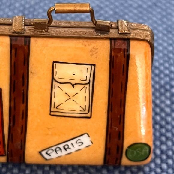 Vintage Limoges Vintage Paris Suitcase - Rare Find. - Picture 5 of 6